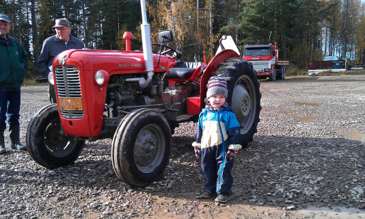 Tractors (2012)
